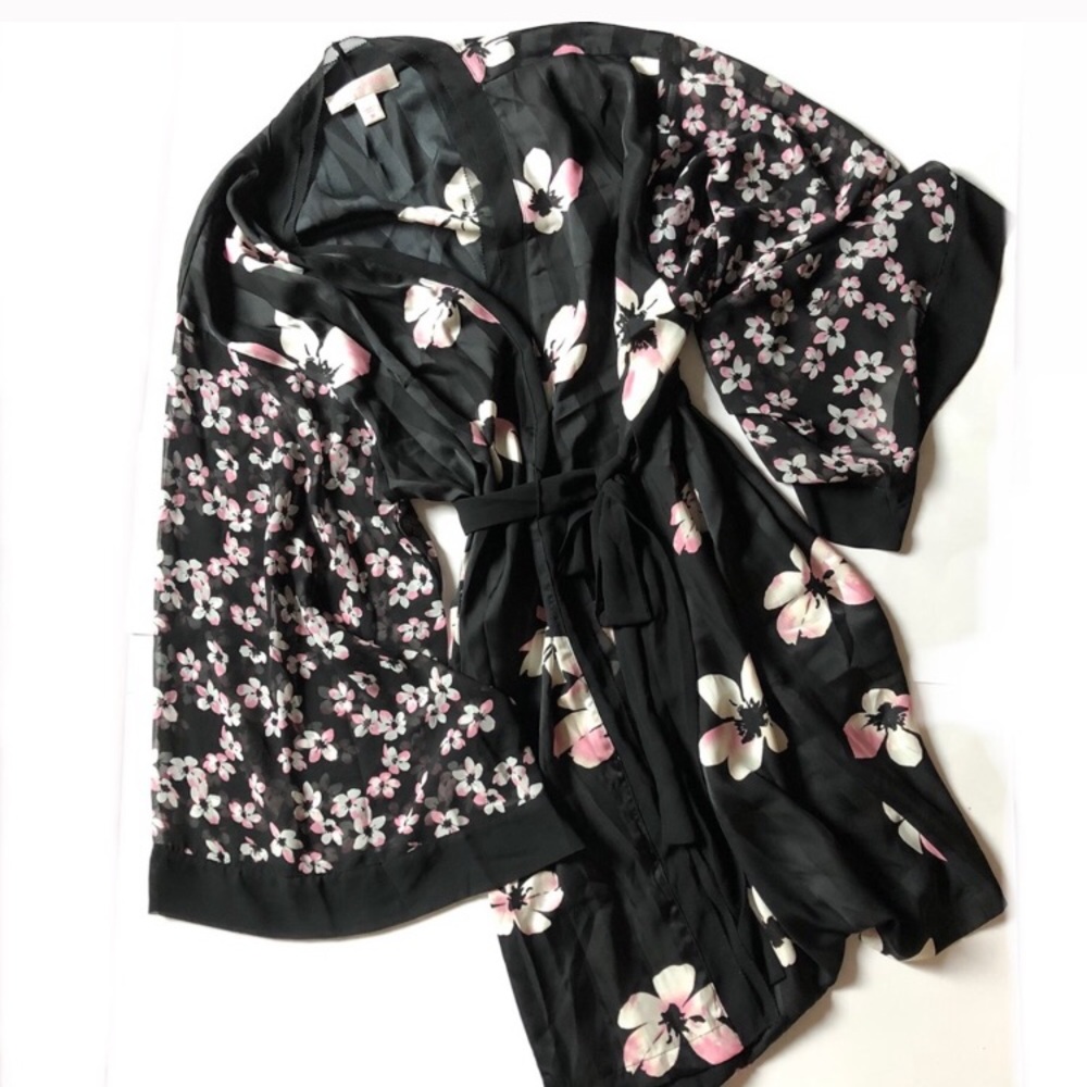 Oscar De La Renta Black Floral Kimono